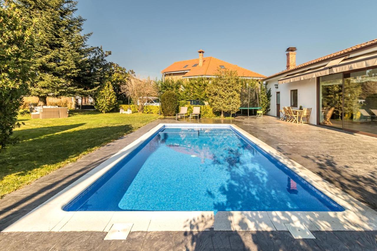 Impresionante Villa Entre Mar Y Montana La Cavada エクステリア 写真